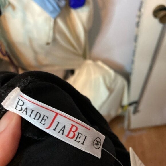 Baide Jia Bei black formal dress sleeveless wrapped on side - Picture 3 of 3